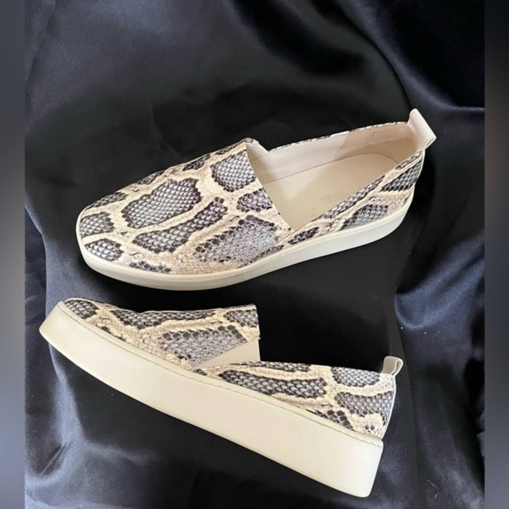 VINCE~PLATFORM~BLUE-~SNAKESKIN~LOAFERS~7.5